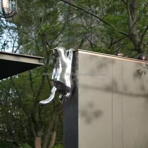 Décoration de jardin pour chat d'intérieur moderne en aluminium écologique avec design personnalisable, en stock chez Decor Impex - Product Image 3