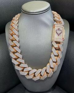 Nouvel Arrivage Collier Chaîne Cubaine de Luxe en Or et Argent Sertie de Diamants pour Soirées et Cadeaux Disponible à la Vente - Product Image 4