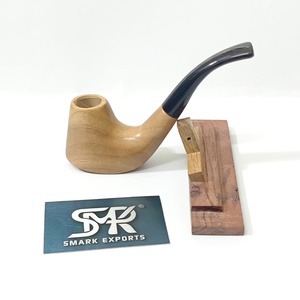 Pipa de Fumar de Madera Contemporánea Hecha a Mano con Acabado de Grano Natural y Tallo de Cuerno, Regalo Artesanal y Pieza de Colección - Product Image 2