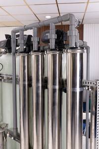 Sistema de Filtro de Agua por Ósmosis Inversa de la Mejor Calidad para Plantas Industriales de Tratamiento de Agua, Control PLC Totalmente Automático, 1000L/Hora - Product Image 2