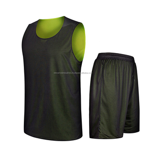 Pantalones cortos de baloncesto transpirables personalizados para hombre, cómodos conjuntos de uniformes con logotipo de sublimación de talla grande - Product Image 4