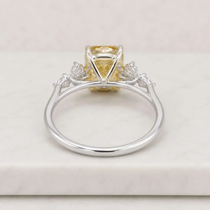 Bague de luxe en or blanc avec diamant jaune fantaisie taille coussin cultivé en laboratoire, accents de diamants blancs, certifiée IGI, pour fiançailles féminines - Product Image 5