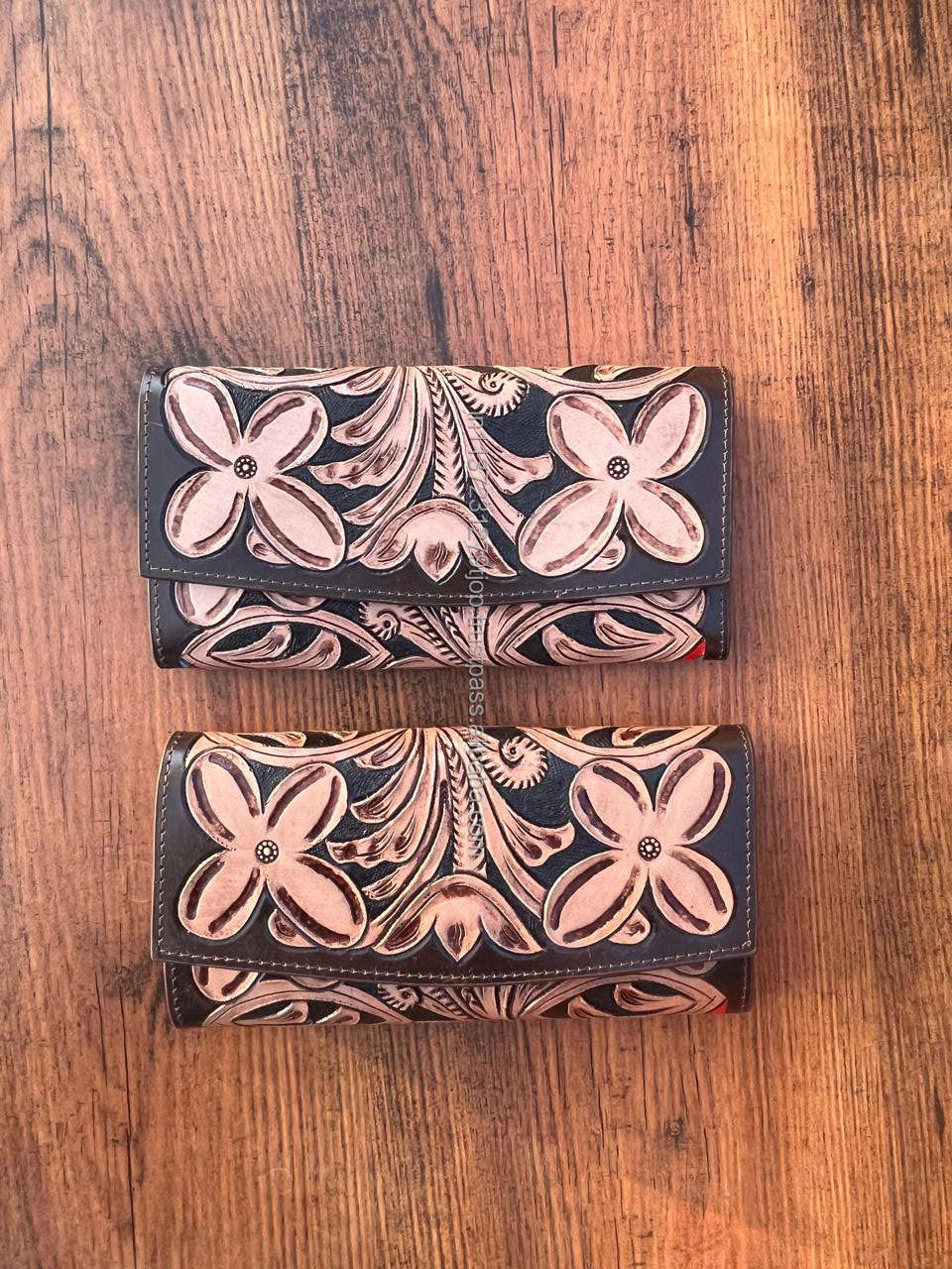 สีน้ำตาล