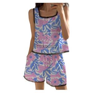 Ensemble pyjama floral imprimé pour femme en coton avec dentelle, short et haut sans manches, motif floral estival, imprimé au bloc, collection printemps/été, offre spéciale - Product Image 1