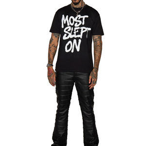 Camiseta de manga corta negra para hombre, estilo urbano, cuello redondo, corte regular, de algodón jersey con estampado frontal de letras, la más vendida. - Product Image 3
