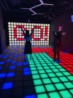 Jeu de sol interactif à LED d'intérieur Activer la grille de jeu Le sol est en lave