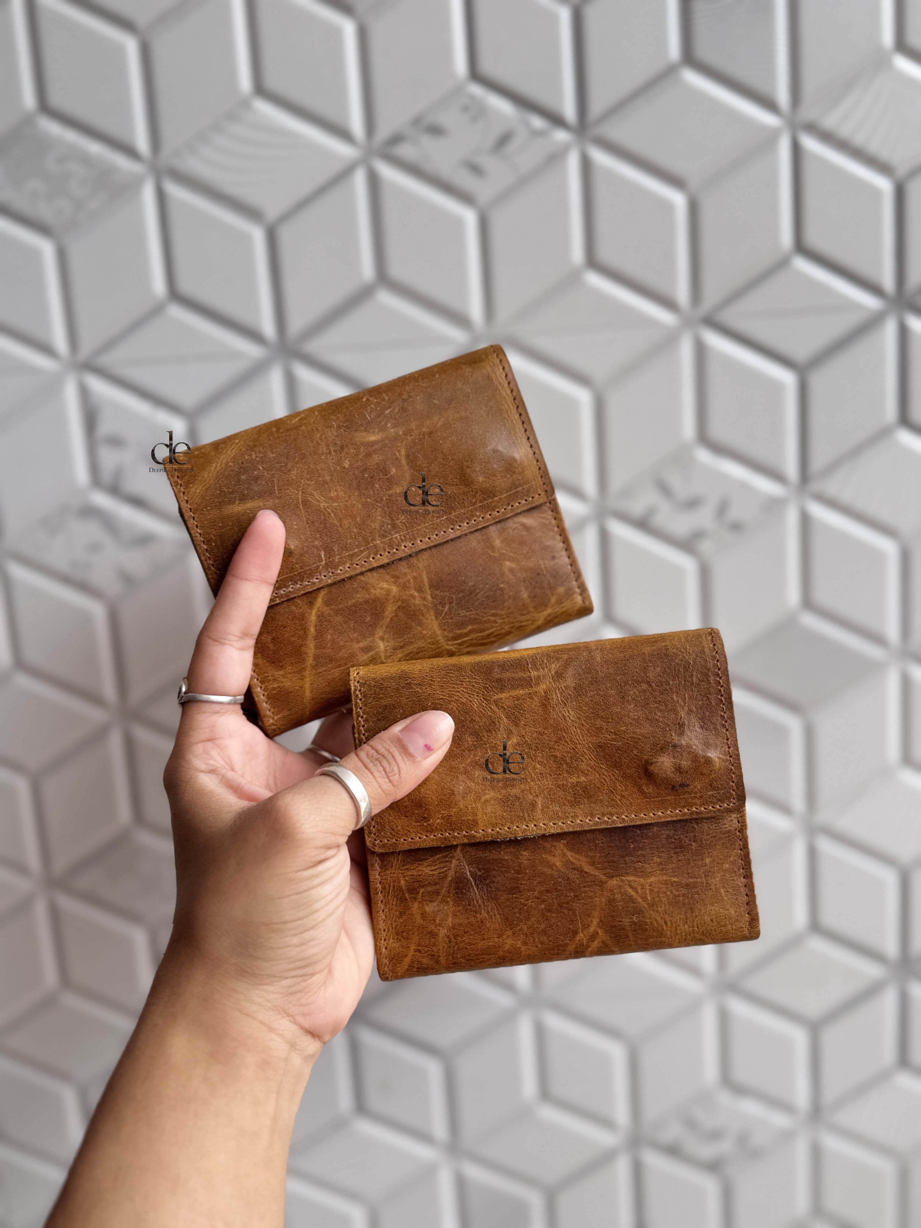 สีน้ำตาล