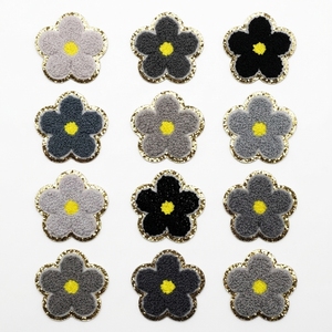 Patchs brodés en chenille de qualité supérieure, motif petite fleur de 6 cm, 12 couleurs, bordure dorée scintillante, thermocollants, pour vêtements, t-shirts d'enfants, chapeaux et tissus - Product Image 6