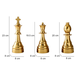 Ensemble de 3 sculptures de pièces d'échecs dorées, figurines d'échecs avec finition dorée élégante pour table, salon, bureau, bibliothèque, jeu - Product Image 4