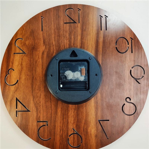 Horloge murale en bois de noyer sculpté, silencieuse et personnalisée, respectueuse de l'environnement - Product Image 5