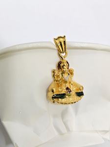 Colgante de Diosa en Oro Amarillo de 22K con Diseño de Loto y Trabajo de Esmalte – Joyería Tradicional India de Templo - Product Image 2