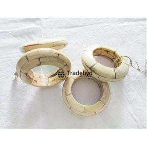 Anneau de serviette de luxe en os fait main, élégant accent de table à manger Tradebyd - Product Image 1