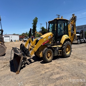 Chargeuse-pelleteuse Cat 420 Xe à prix avantageux pour les travaux de réparation routière, les travaux utilitaires et l'entretien municipal - Product Image 6