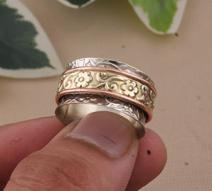 Anillo de banda floral de plata de ley 925 al por mayor con engaste de bisel, diseño propio, texturado, para mujer, joyería fina para fiesta - Product Image 6