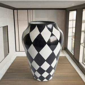 Jarrón de Hierro Rústico Hecho a Mano, Impresionante Adorno de Mesa para Pascua, Ideal para Arreglos Florales - Product Image 3