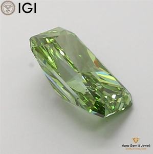 Diamant de laboratoire cultivé CVD de couleur vert vif fantaisie, clarté VS1, taille radiant de 4,00 carats avec certificat IGI, idéal pour une demande en mariage. - Product Image 3