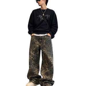 Jean baggy marron à imprimé léopard pour homme, coupe large, en denim délavé, style vintage streetwear, pantalon tendance pour homme, personnalisable OEM ODM - Product Image 1