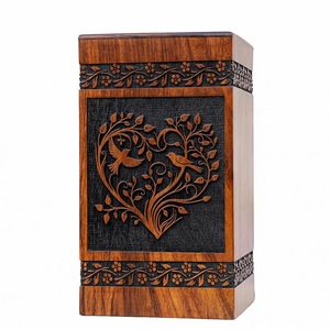 Urne funéraire artisanale en bois de rose, style américain, écologique et durable, avec gravure de cœurs et d'oiseaux - Product Image 3