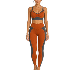 Ensemble de sport côtelé sans couture pour femme, vêtements de sport athlétiques avec texture côtelée pour l'entraînement physique et la course à pied, très demandé - Product Image 1