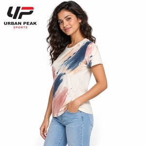 Camiseta refinada para mujer con tejido de algodón compacto, manga corta, proporciones equilibradas y construcción elegante para uso casual. - Product Image 4