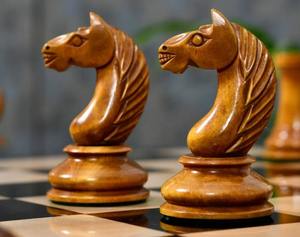 Jeu d'échecs de style Botvinnik Premium 1933, pièces de 3,8 pouces en ébène lesté et bois de buis antique, au meilleur prix - Product Image 4