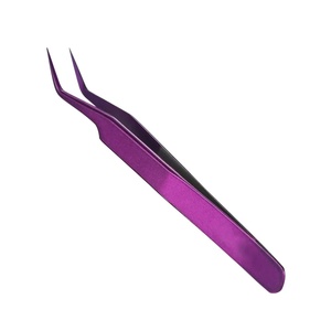 Pince à épiler de précision en acier inoxydable violet à pointe lisse pour l'application d'extensions de cils - Product Image 1