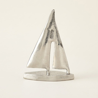 Sculpture abstraite en métal doré sur mesure avec base en marbre, statue décorative en aluminium artisanale en forme de nœud pour une décoration intérieure de luxe.