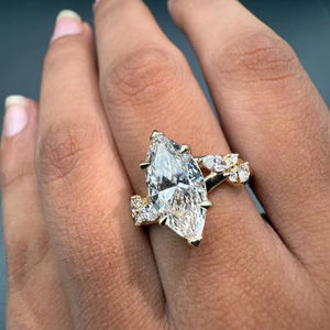 Anillo de promesa con diamante de corte marquesa de 5.01 CT cultivado en laboratorio para mujer, oro sólido de 14K, regalo para novias, para bodas y fiestas. - Product Image 1