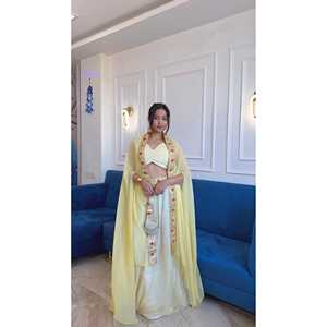 Ensemble de lehenga élégant pour femmes indo-occidentales pour les fêtes, avec des détails en fil de coton et des paillettes - Product Image 1