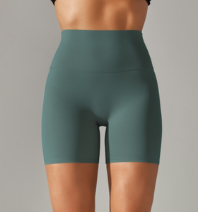 Short de motard de yoga sans couture taille haute pour femme ultra-doux et flatteur avec fermeture à la taille élastique motif solide - Product Image 1