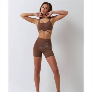 High Quality Breathable Plus Size 2-Piece Workout Set High Waist Twist Sports Bra & <b>Seamless</b> Flare <b>Leggings</b> - Product Image 2
