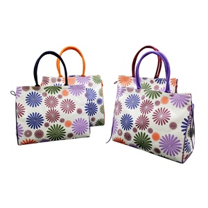 Sac de plage en jute durable et écologique à imprimé floral intégral, avec poignée en corde rembourrée et intérieur en PP laminé - Product Image 4