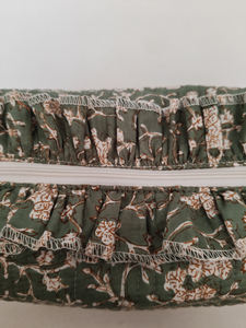 Bolsa Cosmética Ecológica Moderna con Rayas, Estampado Floral Verde Tigre, Acolchada, con Volantes, Hecha a Mano, de Algodón, para Maquillaje y Organizador de Lápiz Labial - Product Image 5