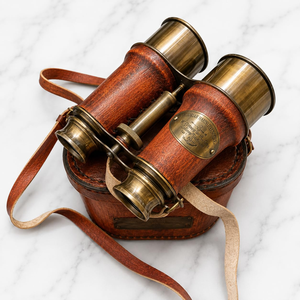 Binoculares Antiguos de Latón con Estuche de Cuero, Hechos a Mano, Estilo Náutico Vintage, Decorativos, Coleccionables, Regalo Marítimo - Product Image 1