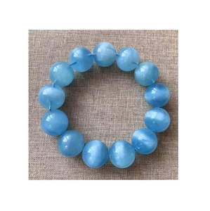Exclusiva Pulsera de Resina Hecha a Mano con Acabado de Diseño Contemporáneo, Accesorio de Moda Premium para Mujer - Product Image 3