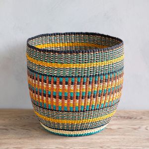 Panier à linge écologique en jonc de mer naturel avec des rayures aztèques multicolores et un bac de rangement polyvalent - Product Image 2