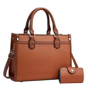 Sacs fourre-tout décontractés en cuir élégants pour femmes Luxe Enterprises 2026 avec fermeture éclair, motif uni, sans poignées, fabriqués au Pakistan - Product Image 2
