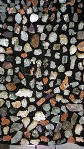 คริสตัลอะโพฟิลไลต์ธรรมชาติแบบดิบขายส่งยอดนิยม กลุ่มจีโอดอินเดียนเซโอไลต์ อัญมณีคุณภาพเยี่ยมสำหรับบำบัดรักษาและเสริมฮวงจุ้ย - Product Image 5