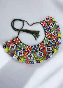 Collier brodé de perles de verre chic Bijoux de style designer pour robes traditionnelles, robes de soirée et vêtements d'occasion - Product Image 5