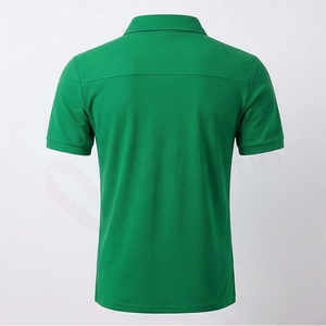 Polo à manches courtes pour homme, couleur vert-gris, design géométrique tricoté, coupe décontractée classique - Product Image 2