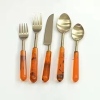 Ensemble de couverts de table d'hôtel en céramique blanche avec manche cylindrique en acier inoxydable doré satiné, 6 pièces, couverts de banquet de luxe