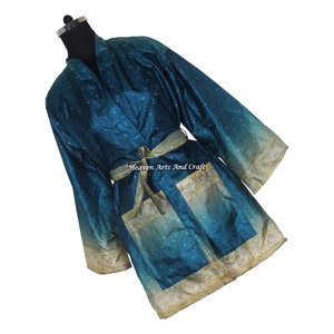 KS003 Kimono court en soie vintage pour femme, style bohème, ample, imprimé floral coloré, idéal pour la plage et les vacances - Product Image 2