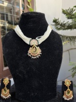 Collier Pendentif en Laiton Plaqué Or Style Indien, Chaîne de Perles d'Imitation de Haute Qualité, Bijoux Ethniques pour Femme, Idéal pour les Fêtes, Exportation