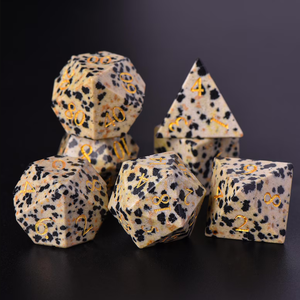Dés en pierre de haute qualité, jaspe dalmatien, cristal naturel, pierres de guérison Reiki, pierres gravées, ensemble de dés personnalisés, cristal Viking. - Product Image 3