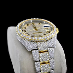 Montre personnalisée de luxe classique et tendance avec demi-diamants en moissanite, bracelet en acier inoxydable, mouvement à quartz, date automatique, légère - Product Image 2