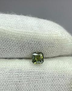 Zafiro verde natural octogonal, sin tratamiento térmico, en venta. - Product Image 3