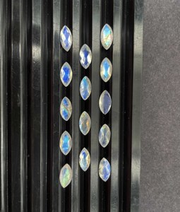 Lot de pierres précieuses naturelles en pierre de lune arc-en-ciel, taille marquise, 5*10 MM, pierre de lune arc-en-ciel à feu bleu pour la fabrication de bijoux, certifiées IGI - Product Image 2