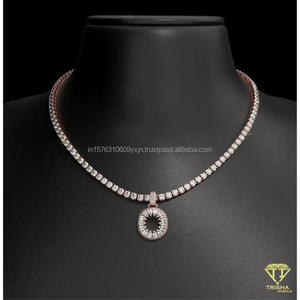 Pendentif rond exclusif avec pierres de diamant de laboratoire de qualité supérieure et un look tendance - Product Image 2
