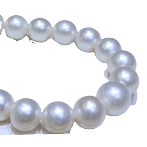 Collier de perles d'eau douce de 9-10 mm avec une bonne rondeur, couleur légèrement rose, petites imperfections non évidentes sur le dessus, bonne qualité - Product Image 5