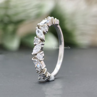 Bague de mariage classique en or blanc 14 carats plaqué platine, style demi-éternité, avec moissanite taille marquise 0,68 TCW, idéale pour un anniversaire